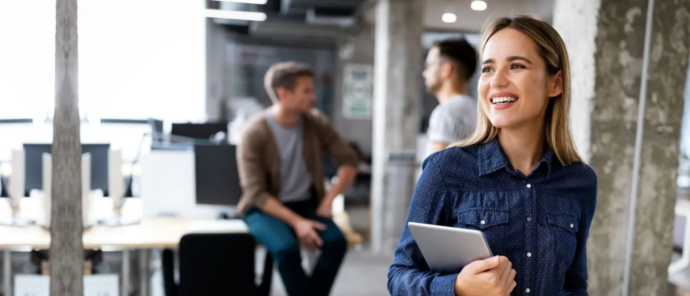 Academy kund blå skjorta stenpelare 